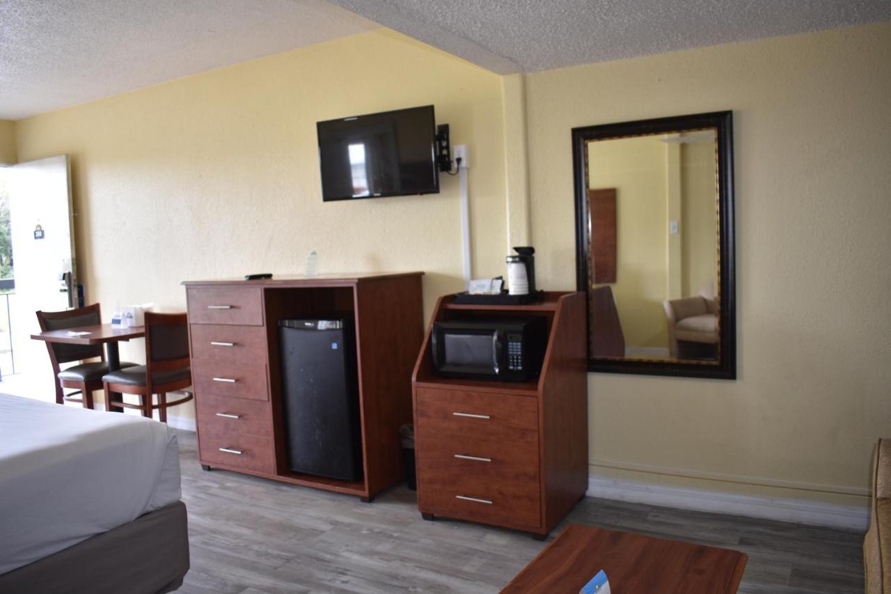 Days Inn By Wyndham Wildwood I-75 Экстерьер фото