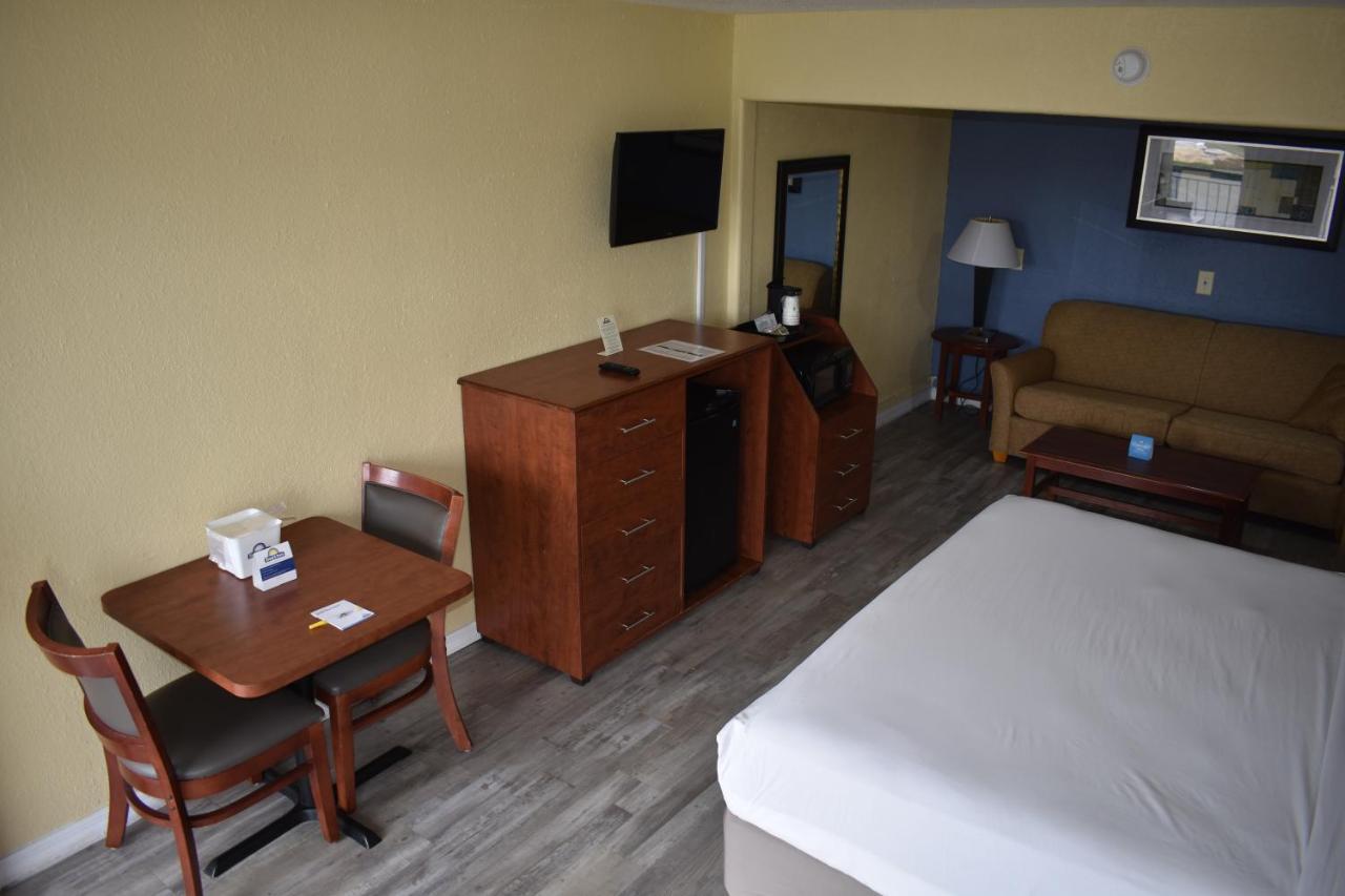 Days Inn By Wyndham Wildwood I-75 Экстерьер фото
