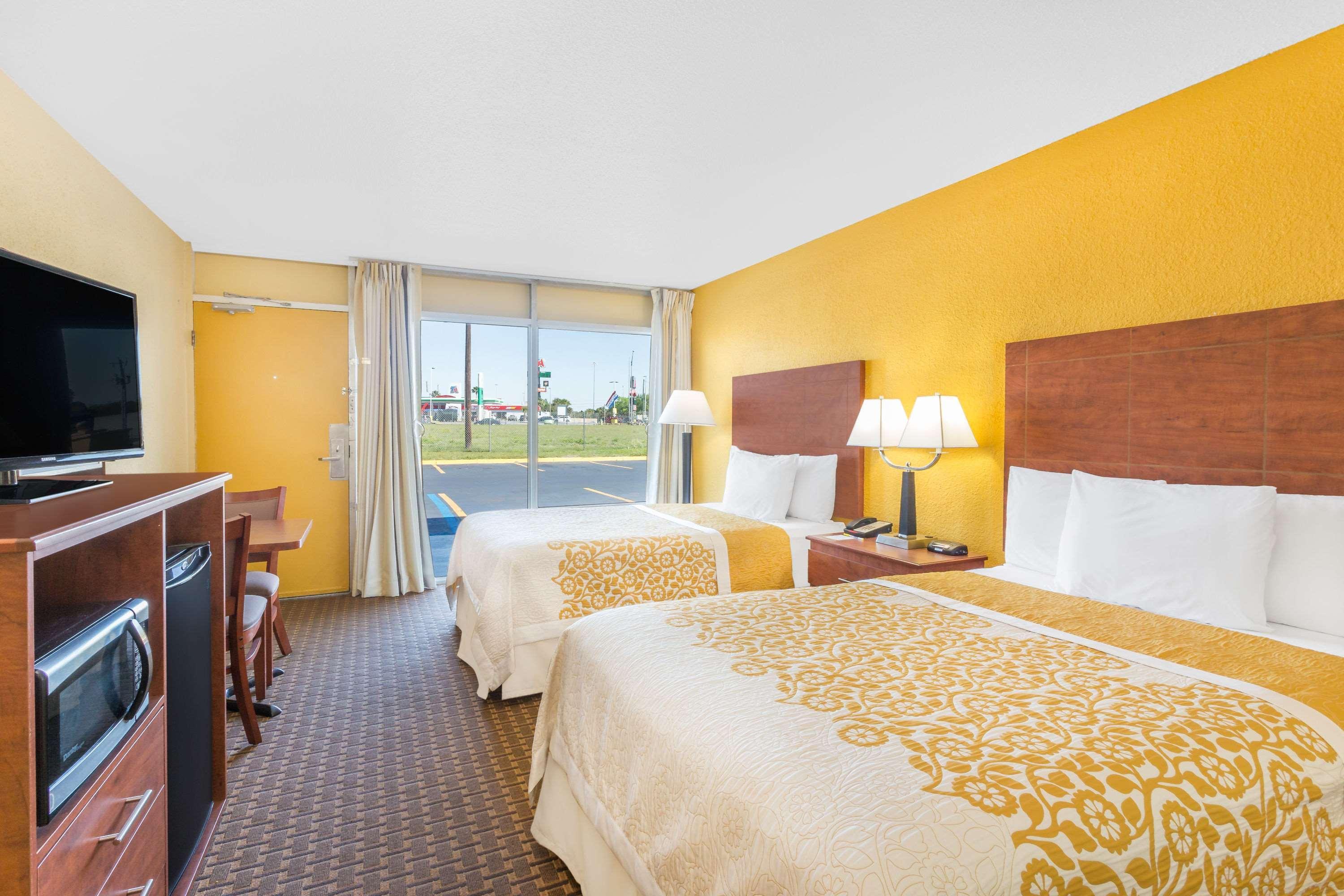 Days Inn By Wyndham Wildwood I-75 Экстерьер фото