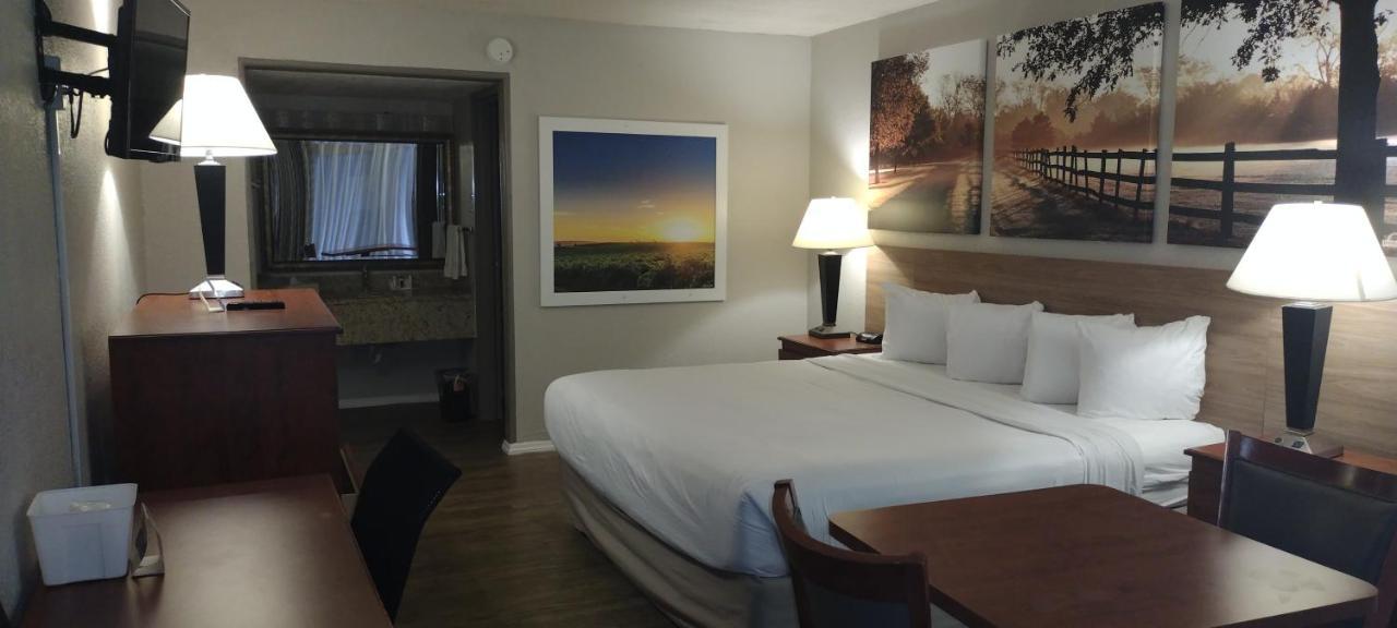 Days Inn By Wyndham Wildwood I-75 Экстерьер фото