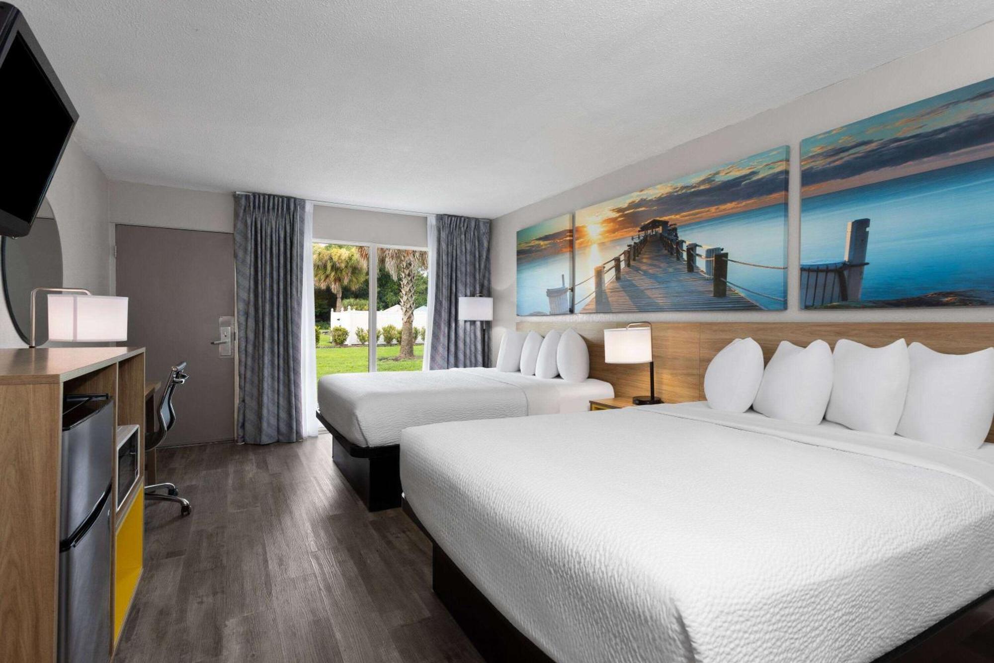 Days Inn By Wyndham Wildwood I-75 Экстерьер фото